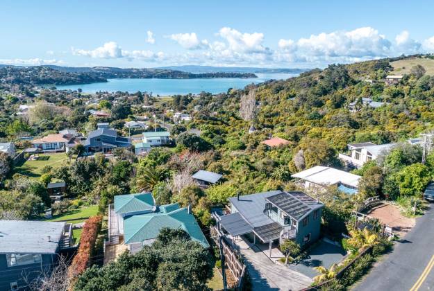 The Treehouse | Oneroa | Be My Guest | Waiheke Island